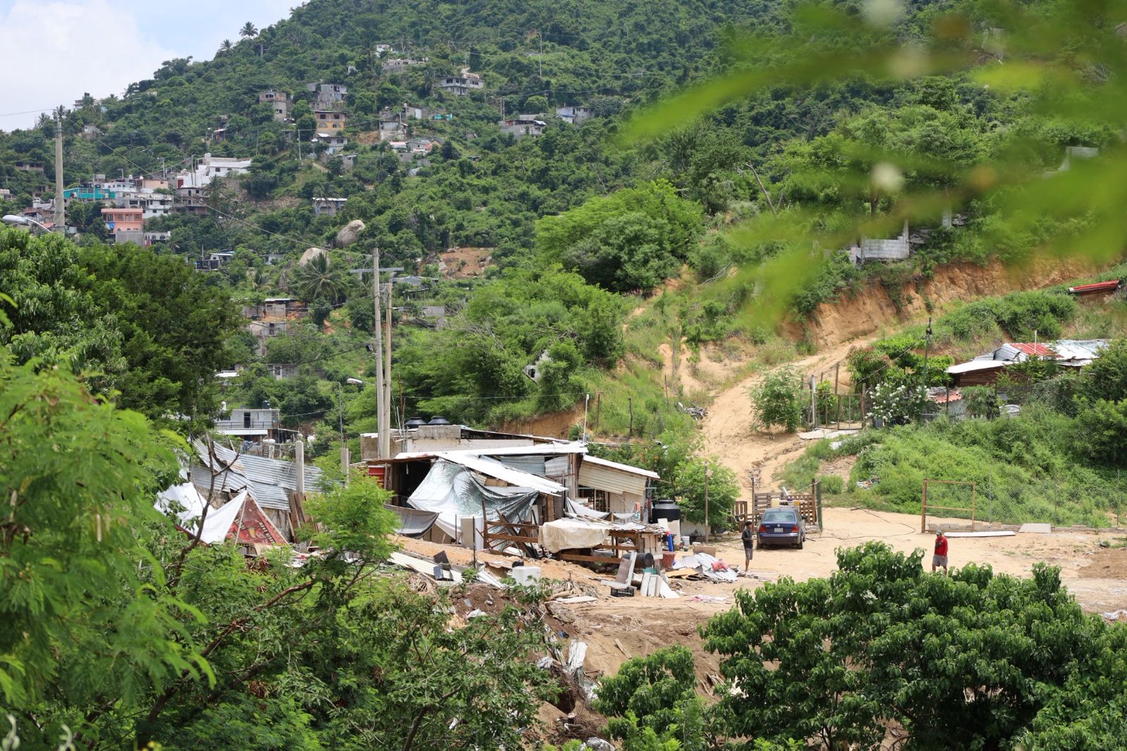 Denuncian relleno y construcción irregular en zona protegida de El Veladero de Acapulco