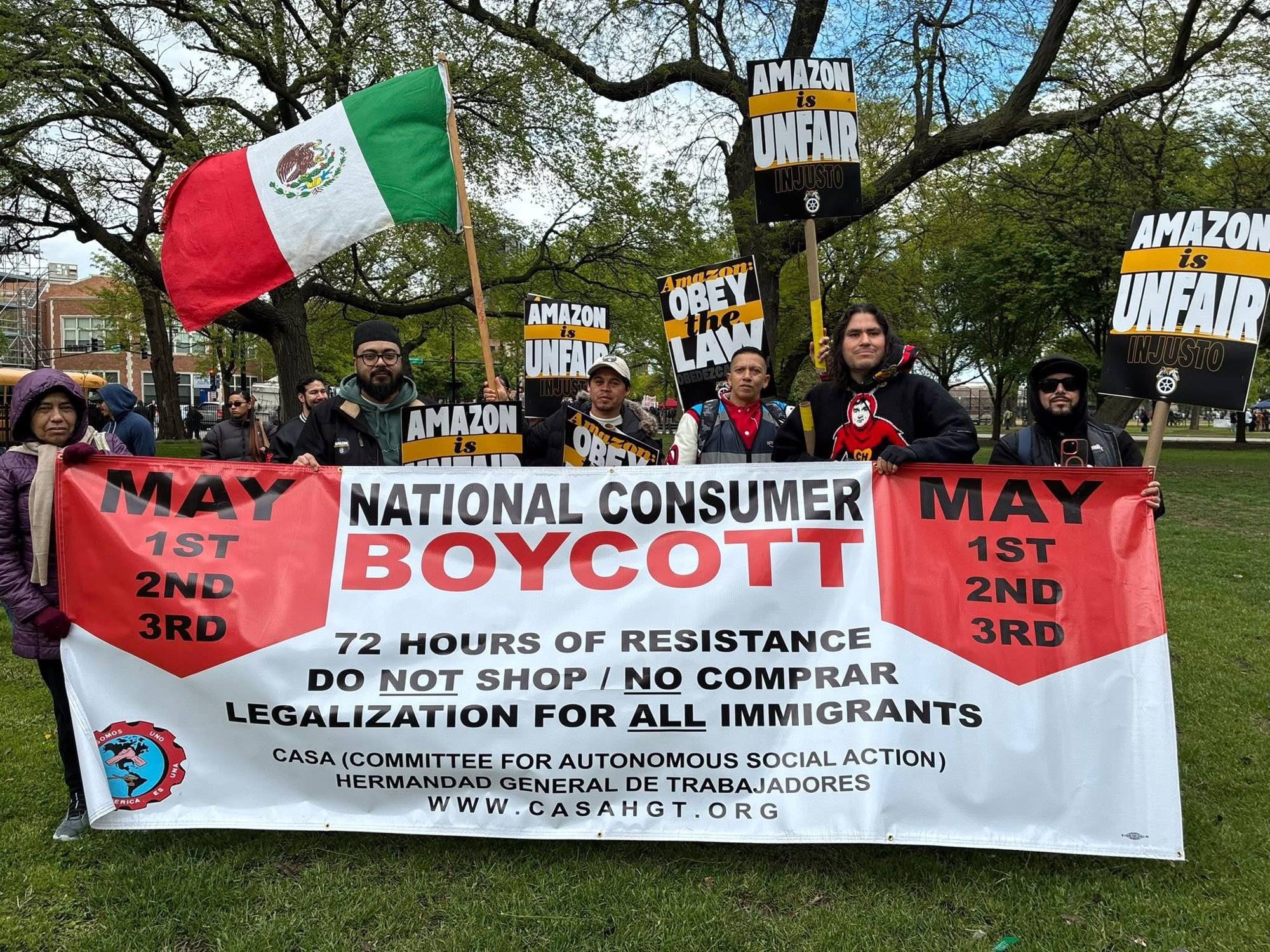 Migrantes marchan en Chicago y llaman a paro económico contra políticas migratorias